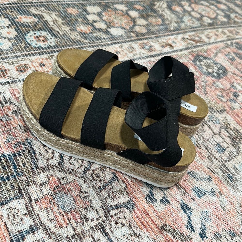 Steve Madden women’s espadrille platform sandals. Size 8.5